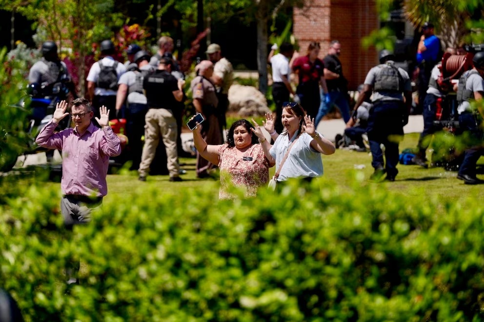 Primer reporte del tiroteo en Estados Unidos: dos muertos y un herido grave