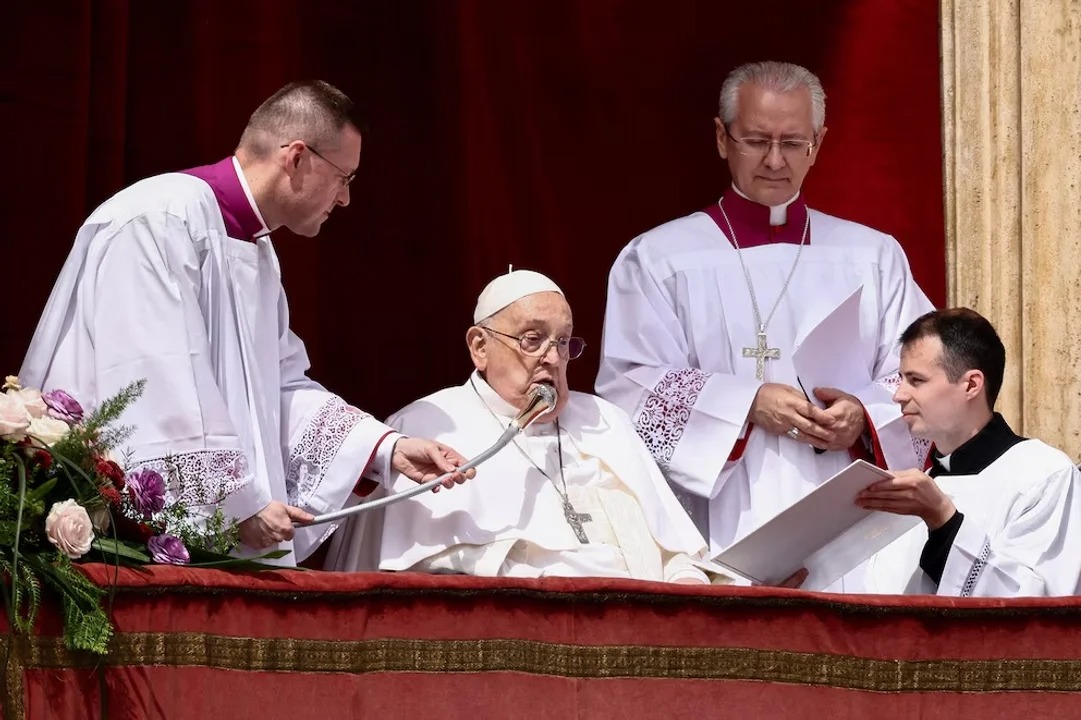 En el mensaje de Pascua, el Papa pidió por la paz mundial