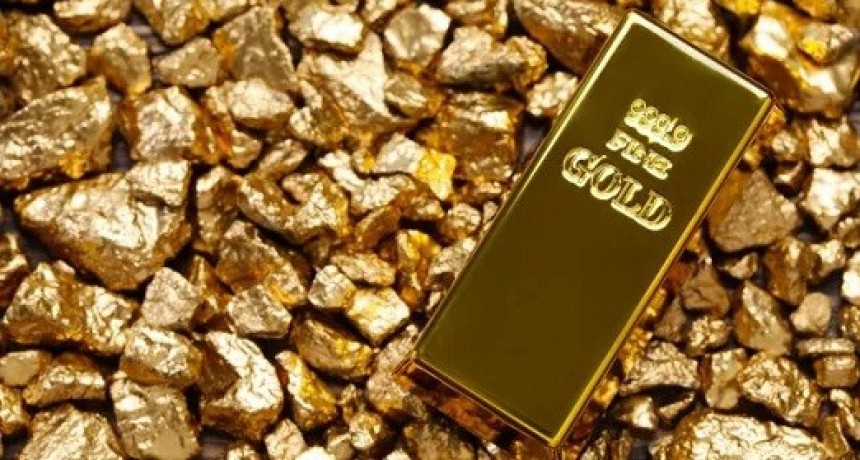 El oro cotiza a nivel récord en medio de tensiones entre líderes políticos