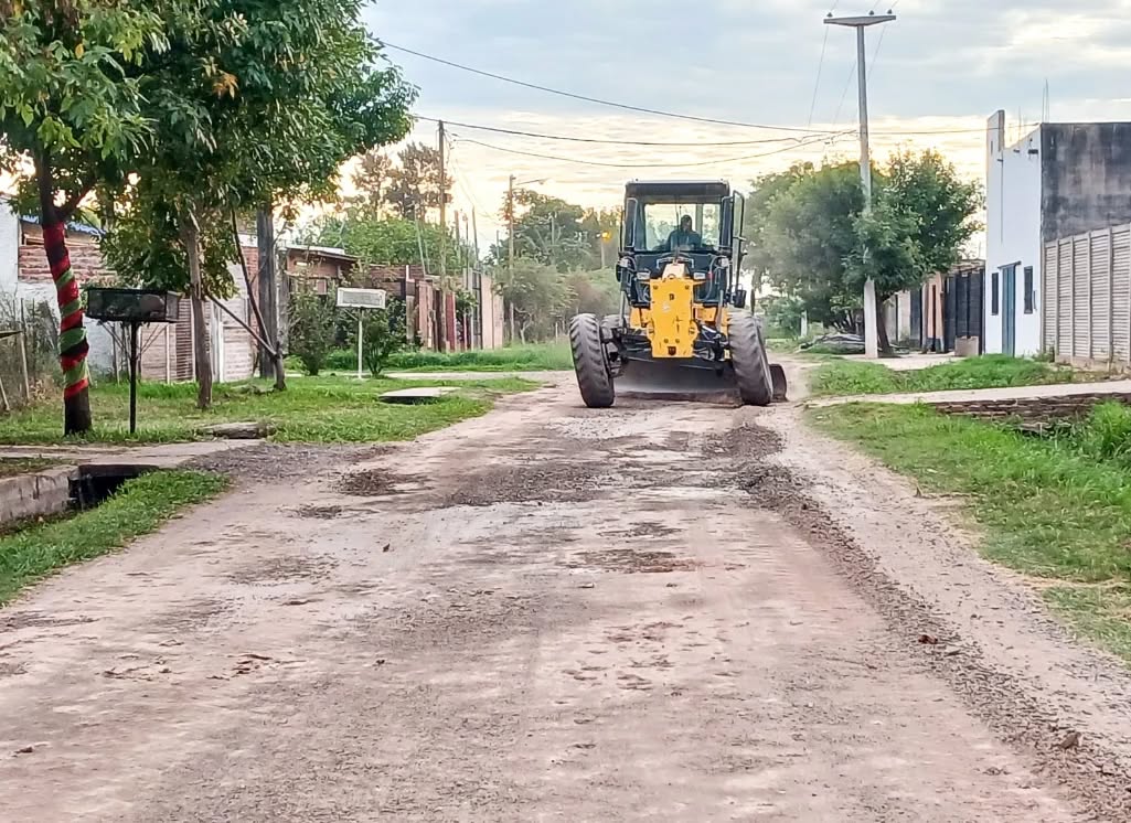  Municipalidad de Fontana: continúa el perfilado de calles