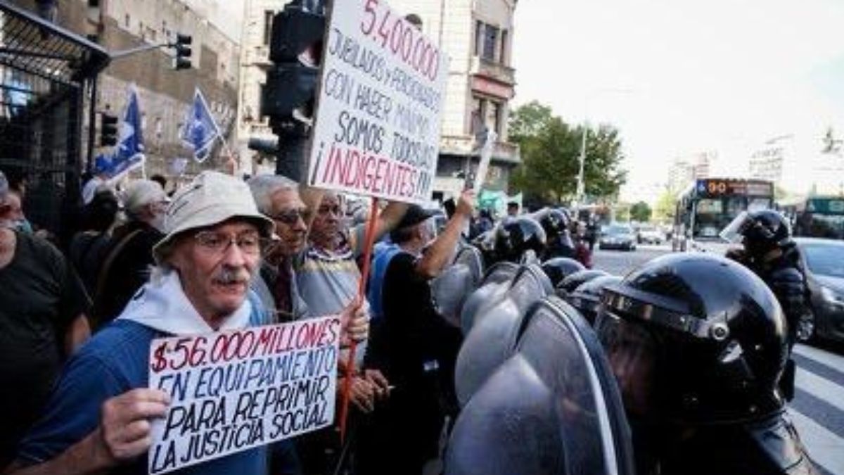 Tensión en el Congreso en una nueva marcha de los jubilados