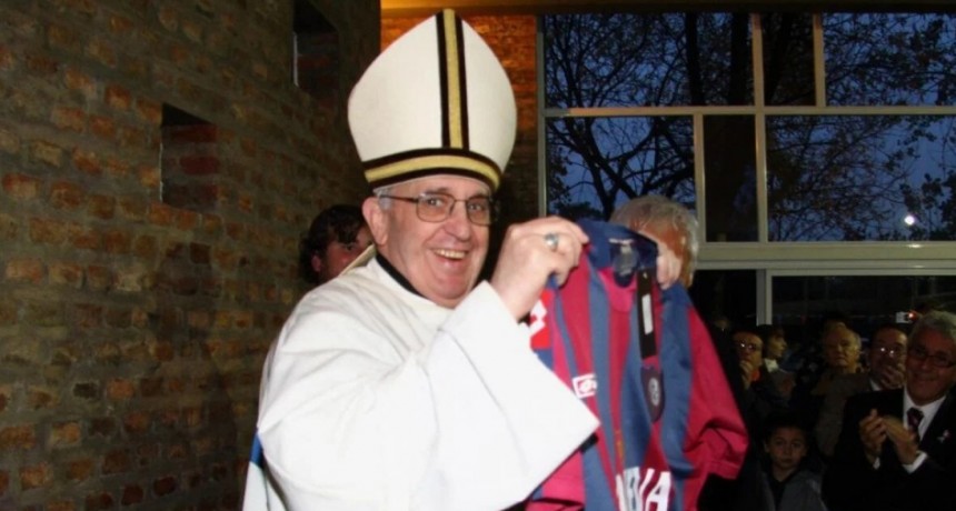 El responsable de la capilla de San Lorenzo recordó al papa Francisco