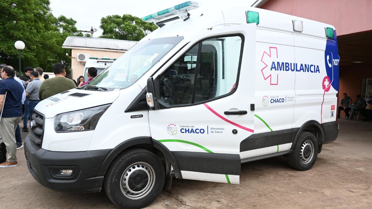 Entregaron nuevas ambulancias para Los Frentones y Taco Pozo