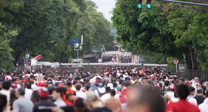 Esta tarde River busca de consolidarse en su grupo 