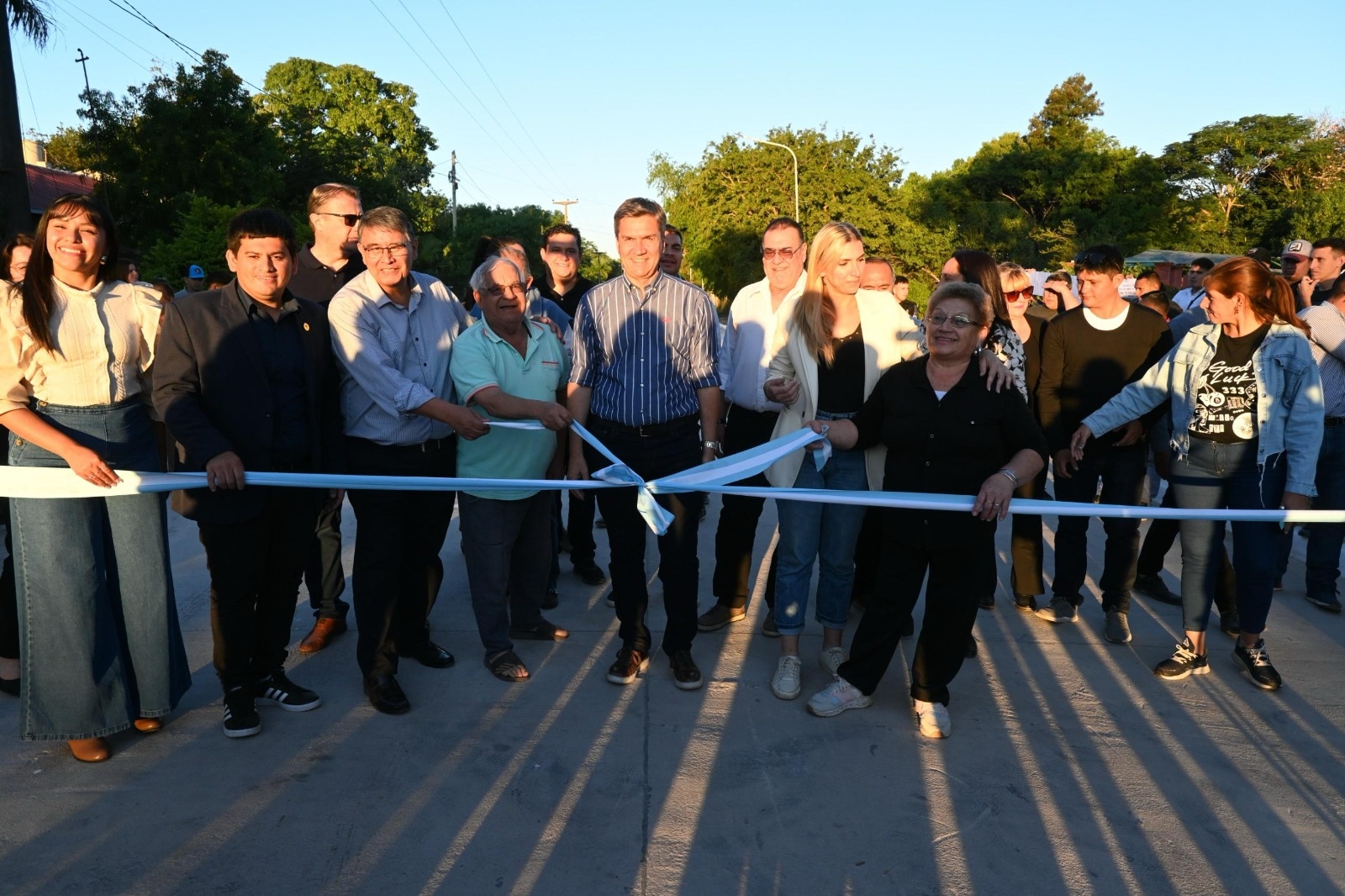 Las Palmas: Zdero inauguró cuadras de pavimento urbano
