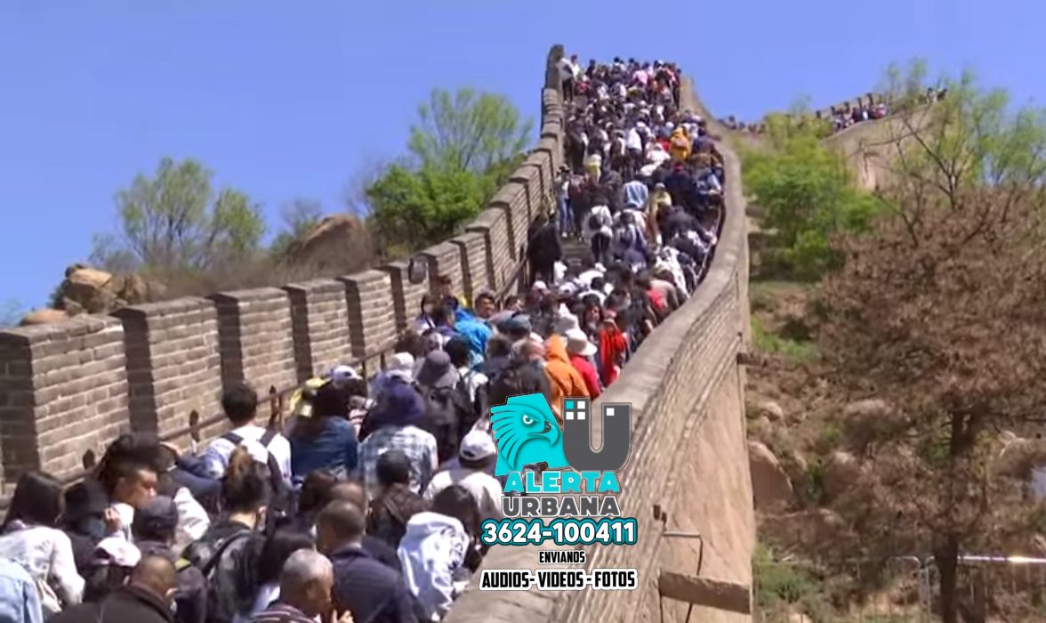 Marea humana en la Gran Muralla de China