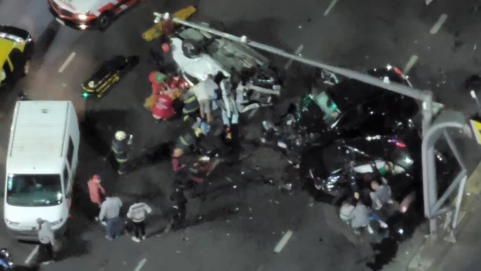 Fatal accidente en Palermo: iba a más de 150 Km/H, mató a dos personas y dejó a 11 heridas