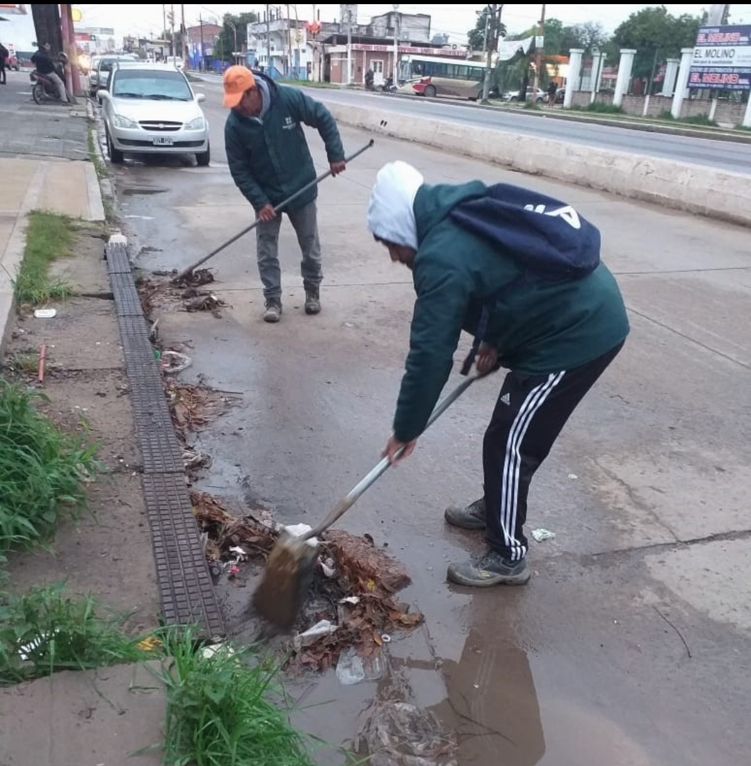 Debido a las intensas lluvias, Resistencia intensifica el saneamiento en los barrios de la ciudad 