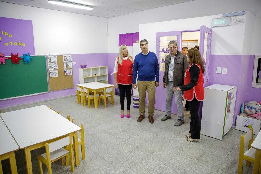 Resistencia| Aulas limpias y cómodas: El gobernador Jorge Capitanich y el Mto. de Educación Aldo Lineras inauguraron la refacción integral del Jardín de Infantes Nº 58