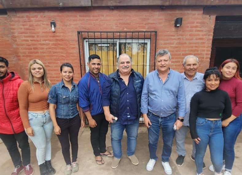 Oscar D. Peppo en campaña| se reunió con candidatos a concejal en Campo Largo