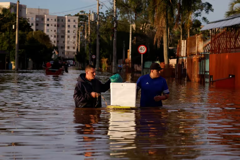 Brasil: 78 muertos, más de 100 desaparecidos y desastre por inundaciones