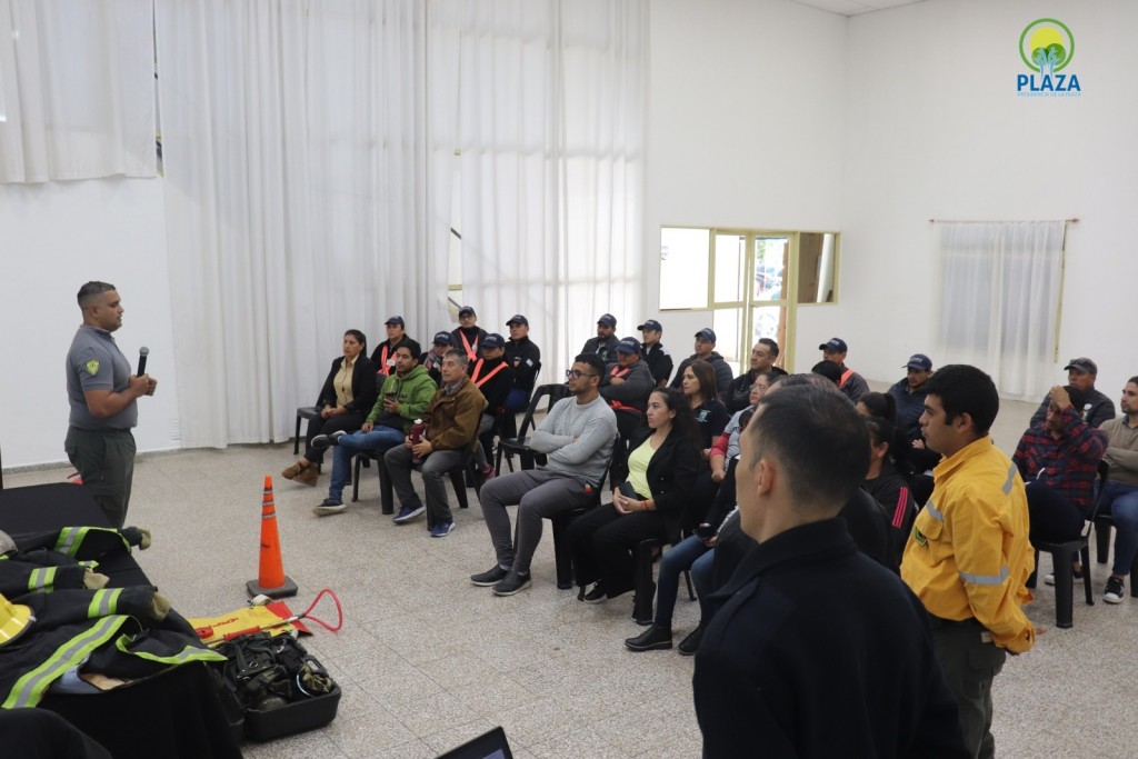 Municipalidad de Pcia. de la Plaza: realizó la segunda edición de charla sobre evacuación de emergencia, métodos de extinción y uso de matafuego