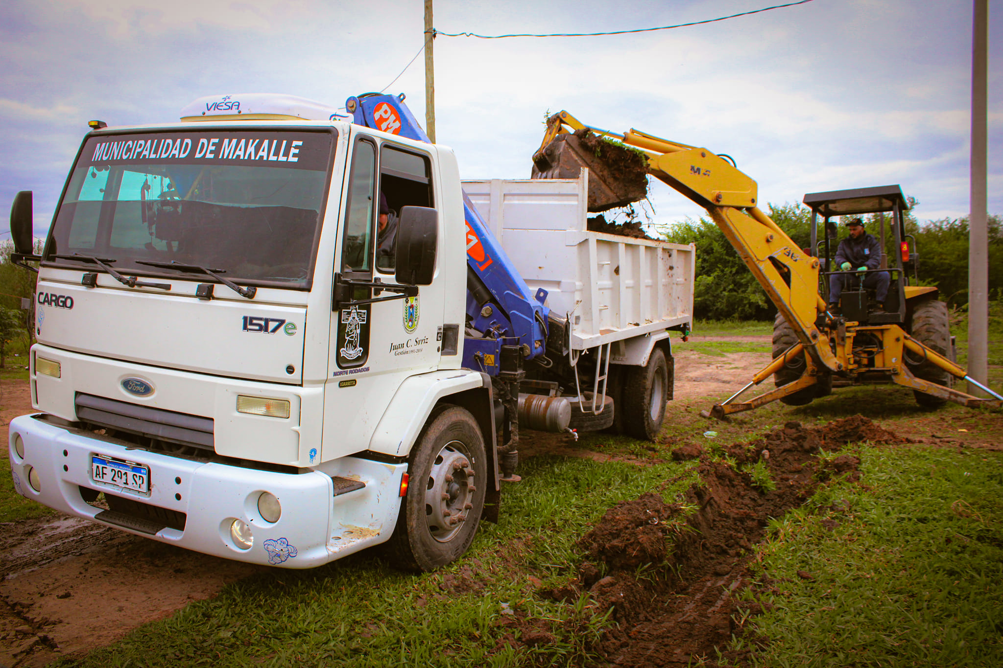 Municipalidad de Makallé: limpieza de desagües para mejorar el escurrimiento de las lluvias
