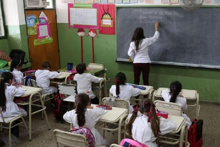 En Corrientes, los docentes no cobran cláusula gatillo