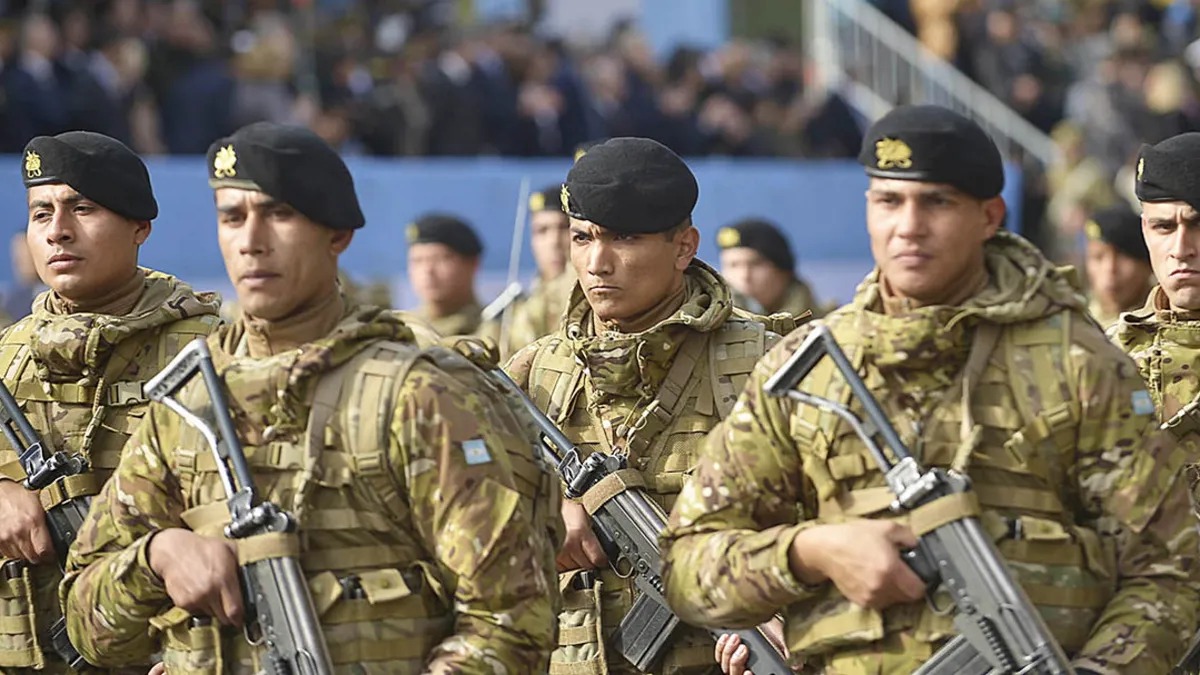 Realidad salarial: ¿Cuánto ganan los integrantes de las Fuerzas Armadas? 