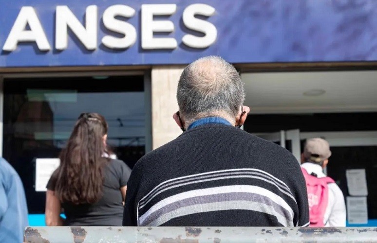 Anses confirma el bono de $70 mil para los jubilados que cobran la mínima