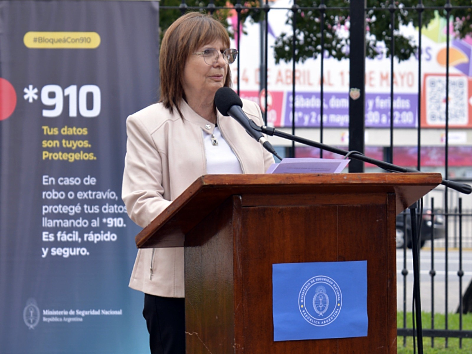  Bullrich presentó el *910, para el bloqueo inmediato de celulares robados