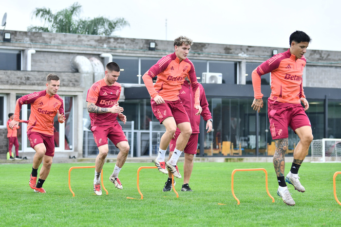River juega en Ecuador en busca de continuar puntero en su grupo