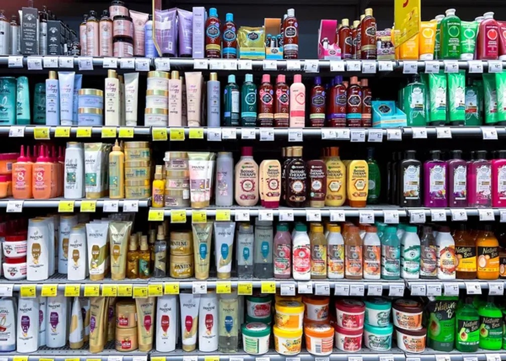 Ordenaron retirar un reconocido shampoo de todos los supermercados 