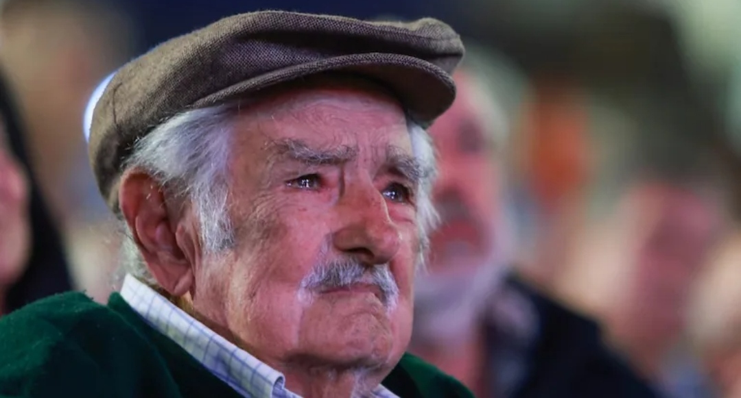 El presidente de Uruguay, Yamandú Orsi, habló sobre la salud de José “Pepe” Mujica: “Está mal”