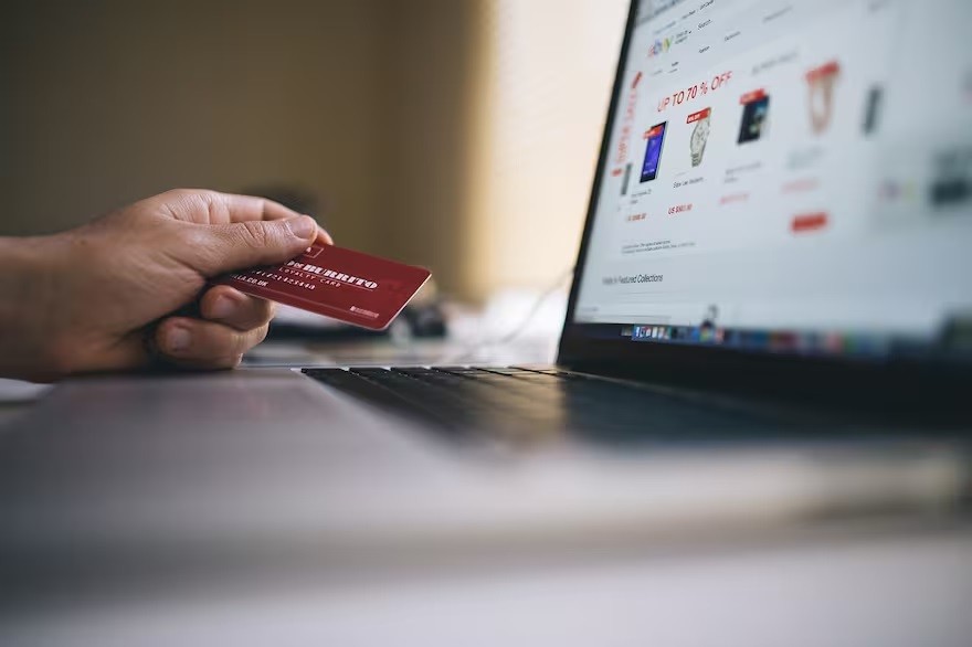 En las primeras horas del Hot Sale, lo que más se compra es ropa y zapatillas