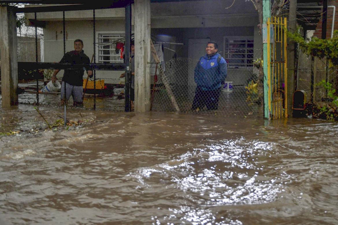 Buenos Aires: más de 300 mm de lluvia en 24 horas provocan inundaciones y mil evacuados