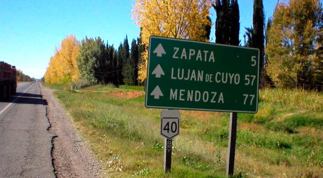 Terror en Mendoza: un hombre encerró a su familia adentro de la casa y amenazó con “degollarlos a todos”