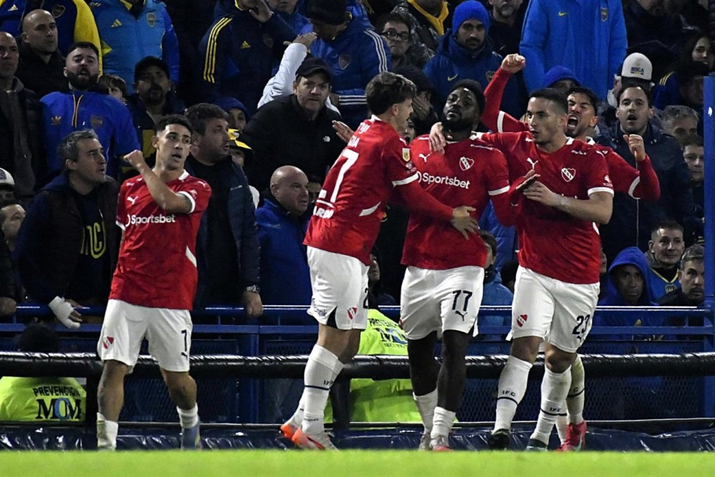 Independiente dio el golpe en La Bombonera, venció a Boca y consiguió el pase a semifinales