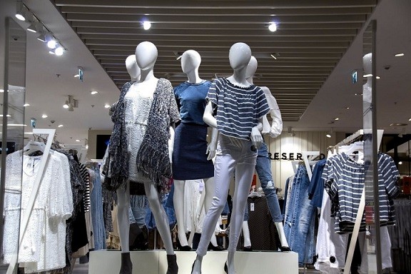 Textiles advierten que se sigue vendiendo menos ropa en el país