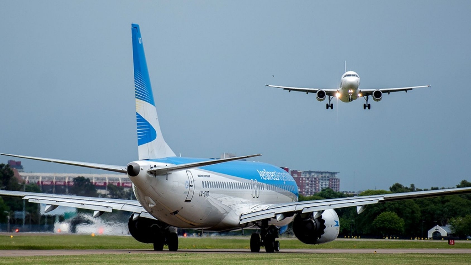 Conciliación obligatoria desactiva el paro de controladores aéreos previsto para el fin de semana 