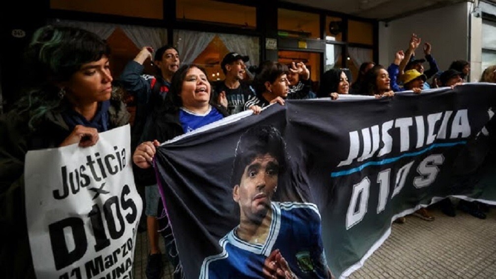 Documental escandaloso pone en jaque el juicio por la muerte de Maradona  