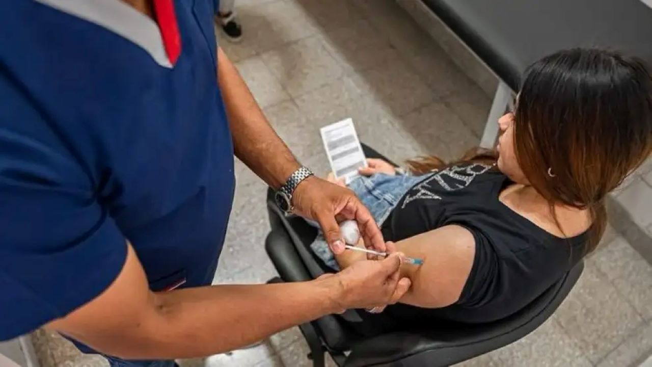     Llamado a vacunarse: aumentaron casi un 50% las internaciones por casos de gripe