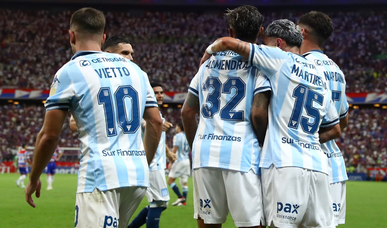 Racing venció a Fortaleza en el último suspiro y se quedó con el primer puesto del Grupo E en la Libertadores 