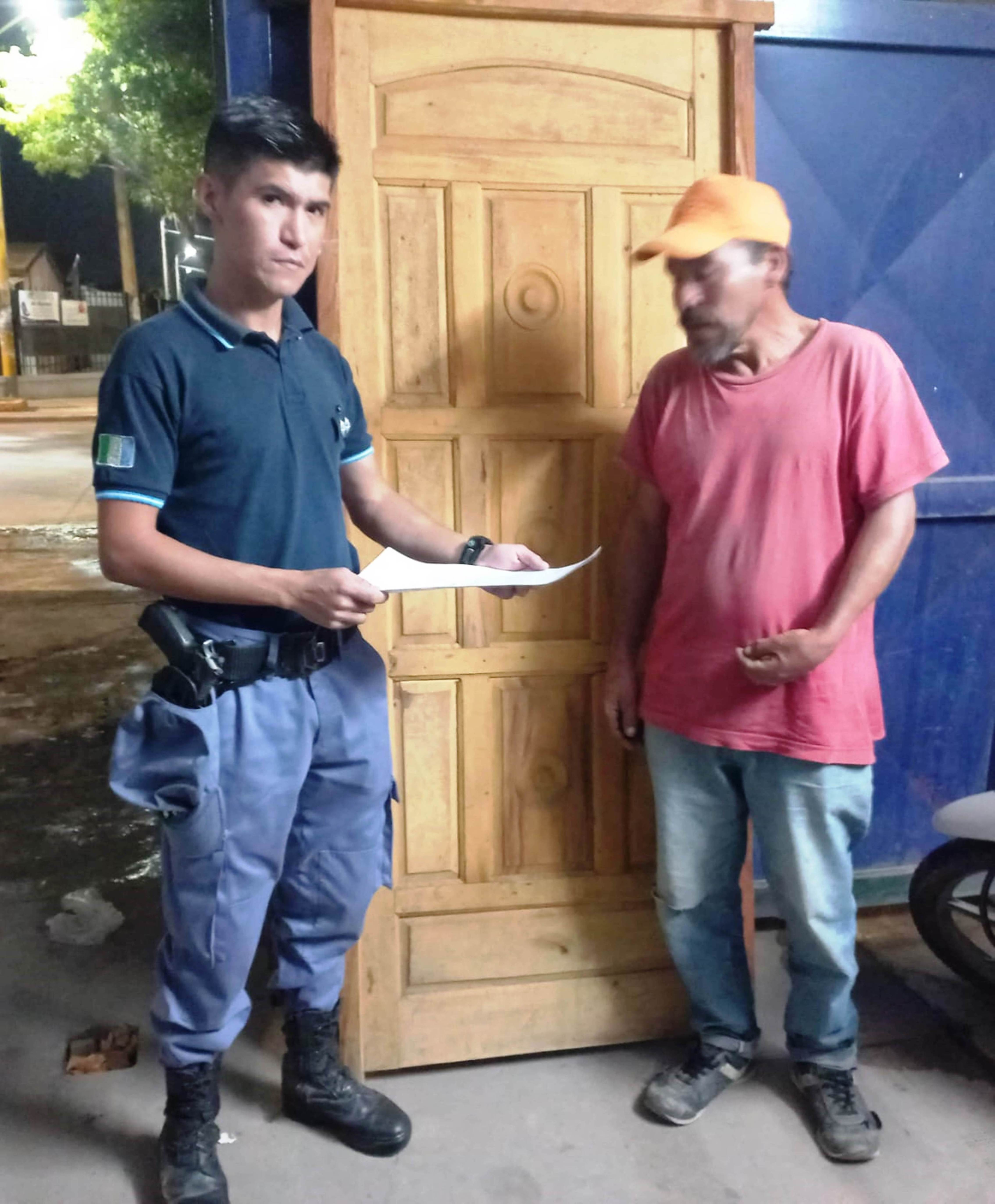 Intento de robo en el asentamiento Zampa: delincuentes abandonaron una puerta de madera al huir de la policía