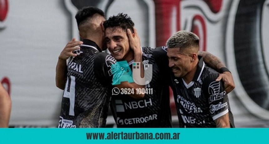 Un inspirado Chaco For Ever goleó a Chacarita 3 a 0