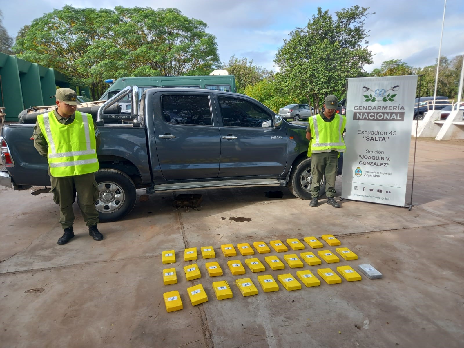  Incautan 31 kilos de cocaína escondidos en el tanque de nafta de una camioneta