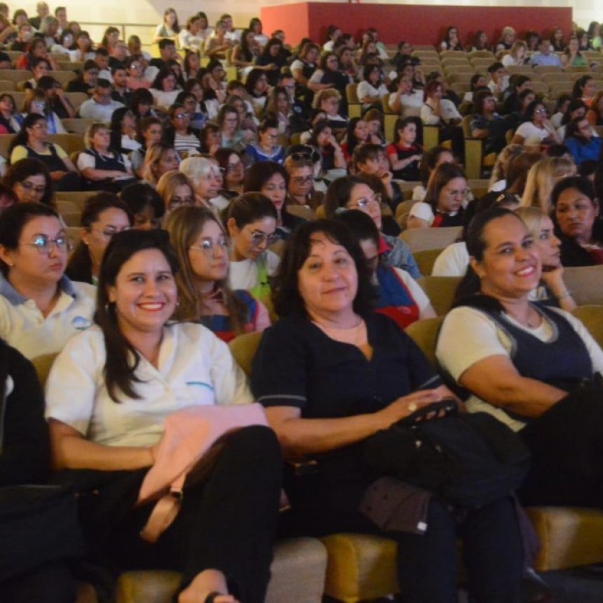 Red Aprende: 400 equipos de escuelas secundarias completaron formación en liderazgo educativo