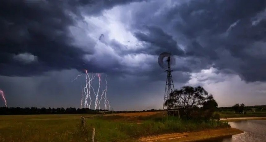Hay alerta amarilla por fuertes tormentas en cinco departamentos de la provincia