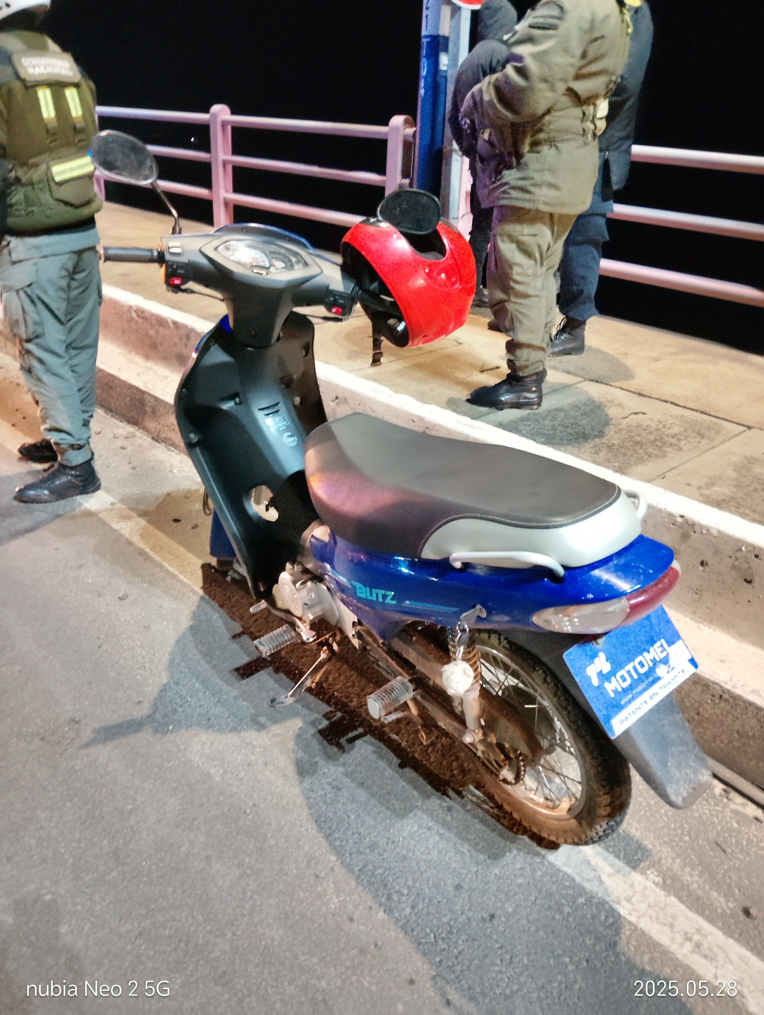 Hallan moto y pertenencias de hombre que se habría arrojado del puente 