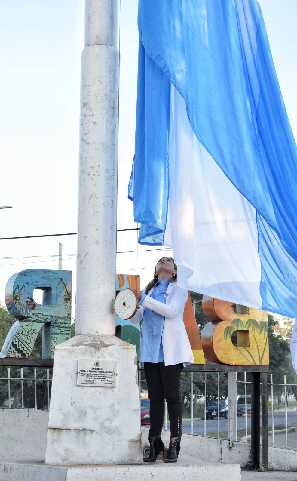 La municipalidad de Barranqueras celebró el día de la Bandera en la EEP N°422 