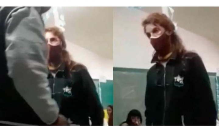 Video: un alumno agredió a la docente porque intentó sacarle el celular