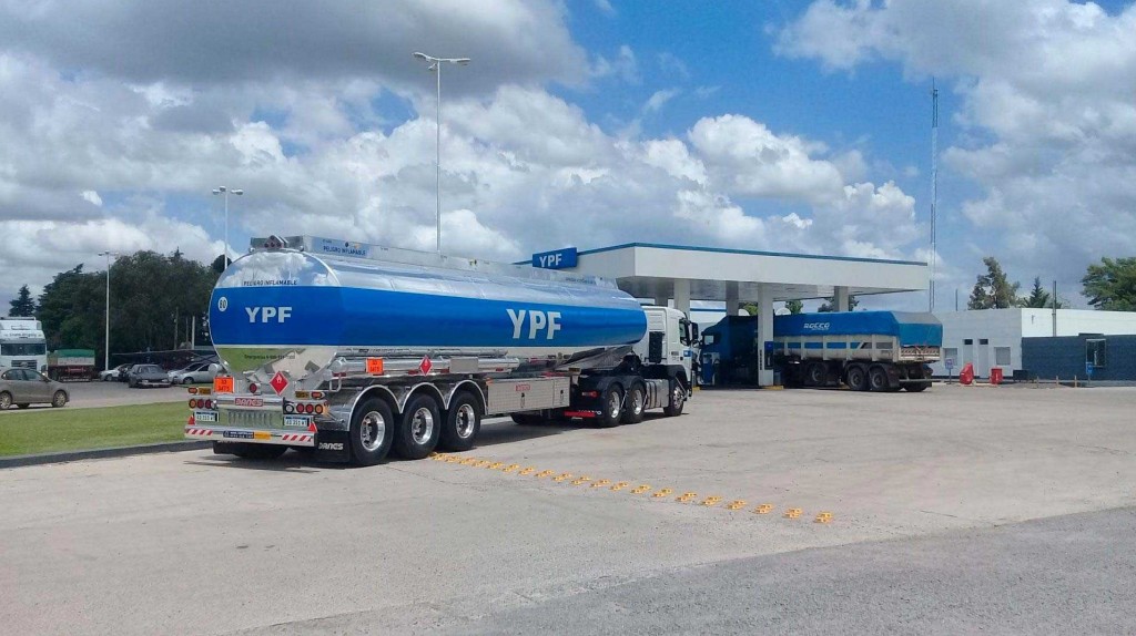 YPF confirma cronograma y comienza a importar gasoil para abastecer demanda interna