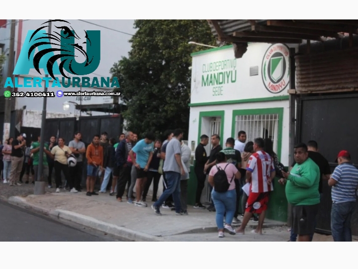 Corrientes es Mandiyú: acampe y más de diez cuadras de cola para comprar entradas 
