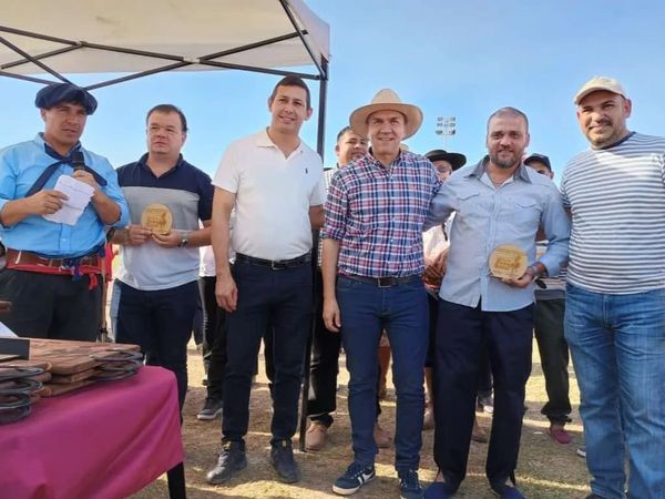 El Intendente de Makallé Marcelo Angione acompañó la 1° Fiesta del peón rural en La Verde