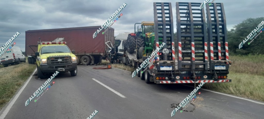 URGENTE - Presidencia de la Plaza: tres camiones chocaron en Ruta Nacional N°16 km 126