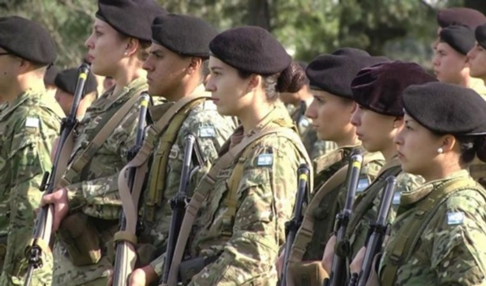 El Gobierno reformó el Servicio Militar Voluntario: será obligatorio terminar la secundaria y habrá más capacitación laboral 
