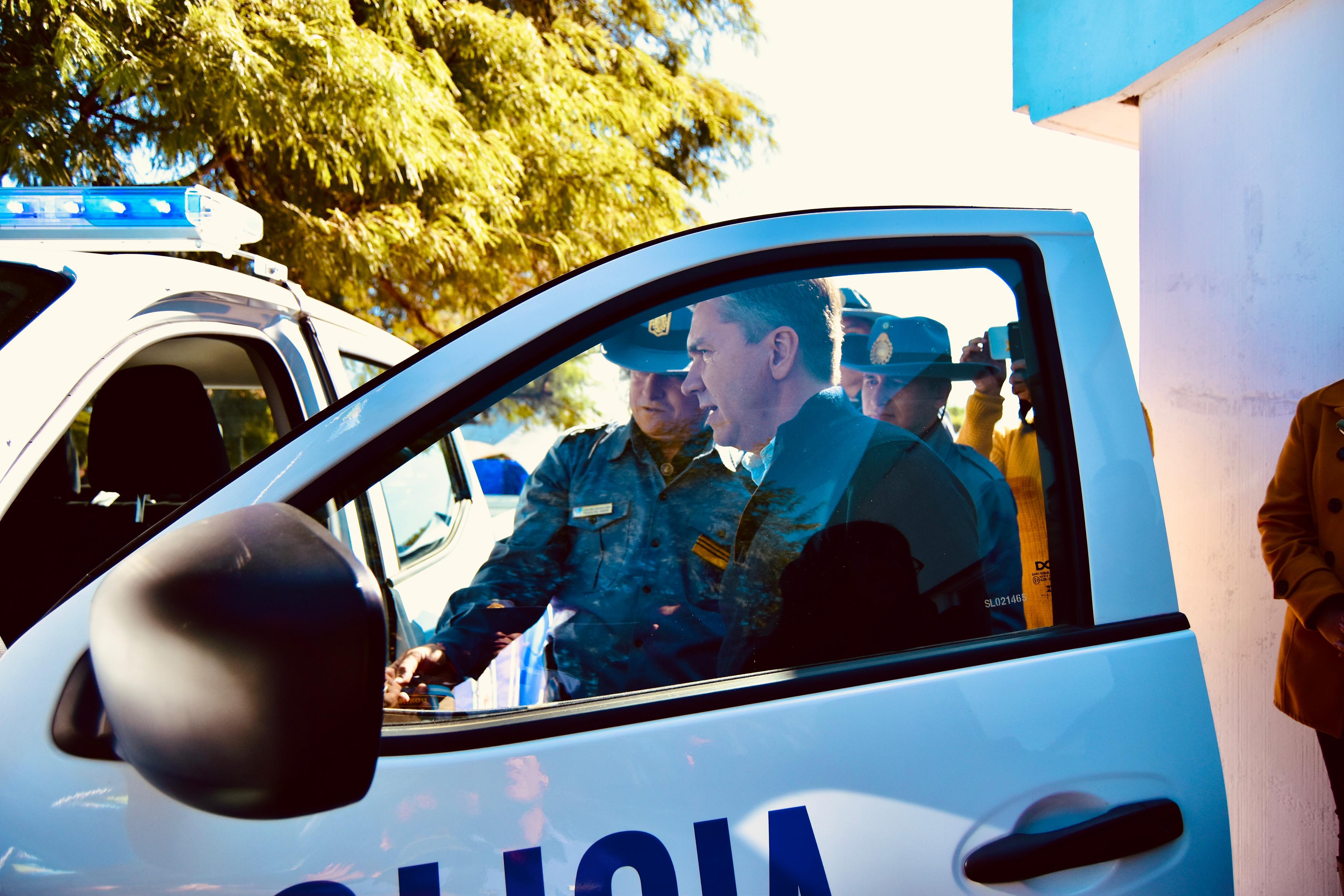 Zdero entregó una nueva patrulla para reforzar la seguridad rural en Sáenz Peña 