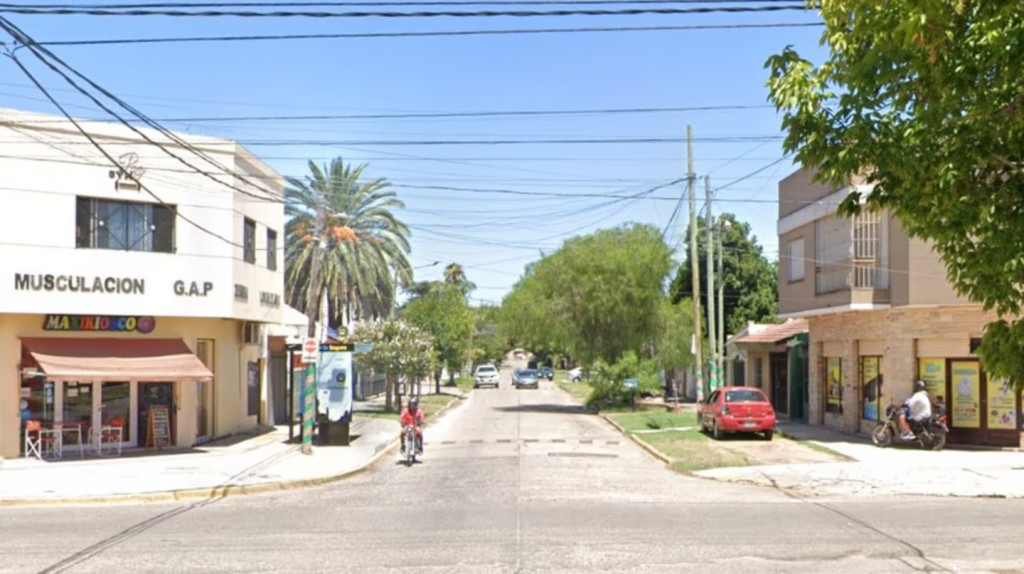 Un policía mató a la novia de su ex y se atrincheró