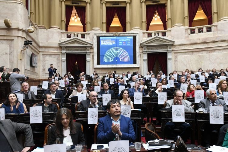 Primer round para la oposición: aprobó la suba de las jubilaciones 