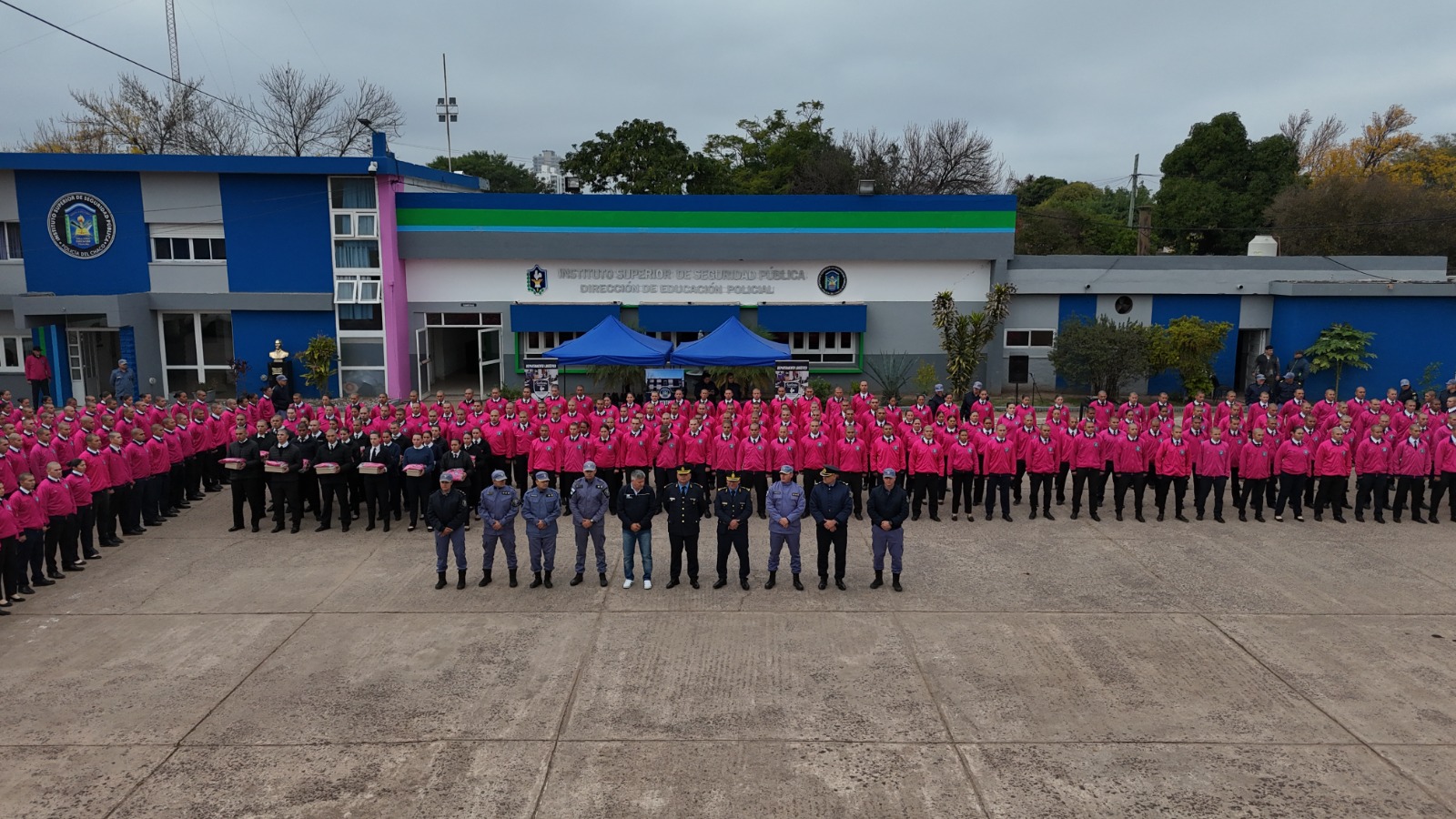 Entregaron más de 600 uniformes a la Escuela de la Policía 